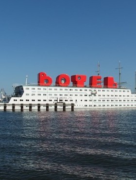 Hotel en barco